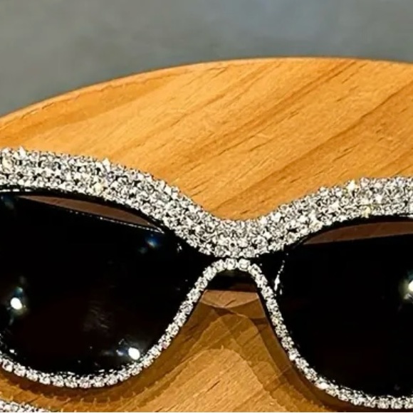 Sunglasses Black Cat Eye Rhinestone Sunglasses - Picture 2 of 3